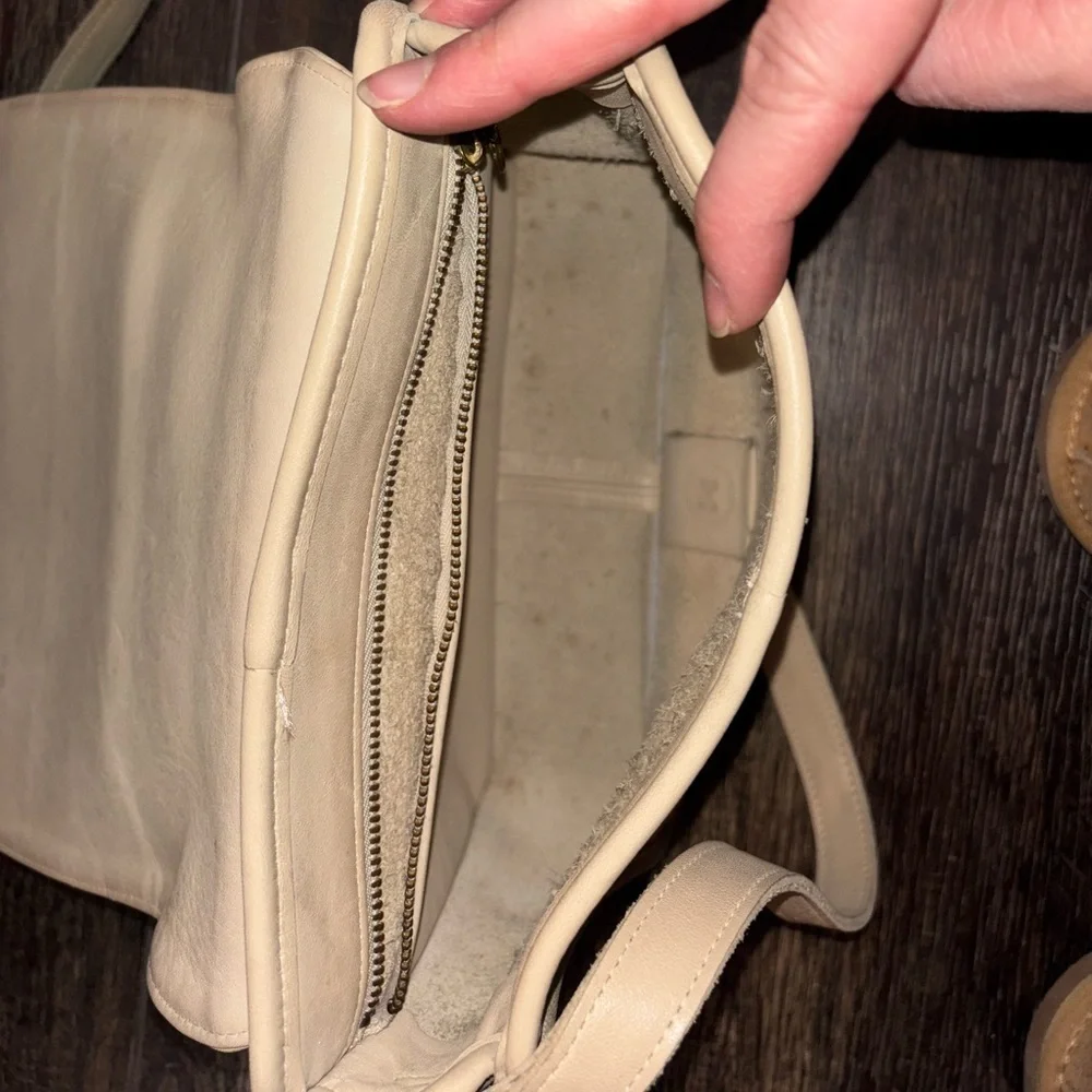 Vintage COACH Tribeca 9092 Beige Leather Flap Shoulder Bag- 1998